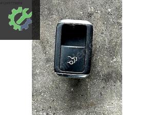 A2129056300 MERCEDES W212 W218 BAGAJ AÇMA DÜĞMESİ