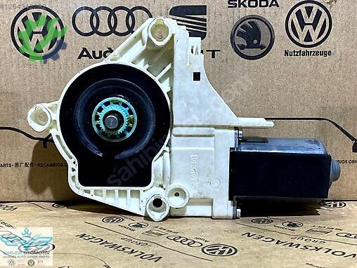 Audi A4 Cam 8K0959802A çıkma parça