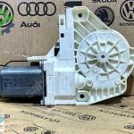 Audi A4 2008-2016 Çıkma Cam 8T0959802B