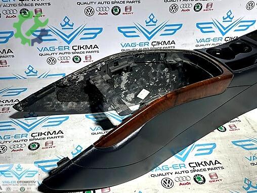 Audi A4 Orta Konsol 8K0863244 çıkma parça