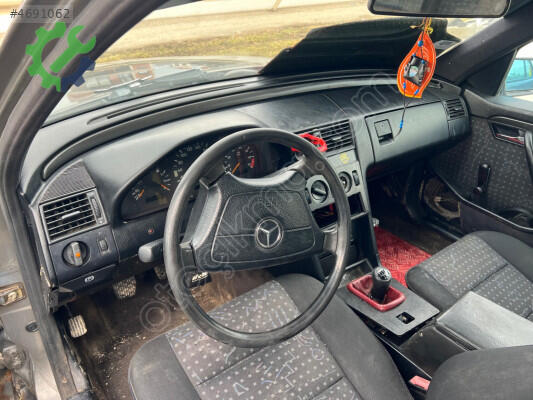 Mercedes-Benz C Serisi Torpido çıkma parça