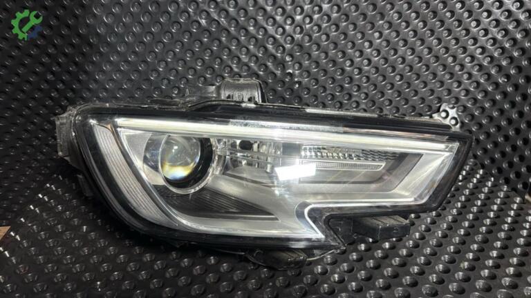 Audi A3 Far çıkma parça