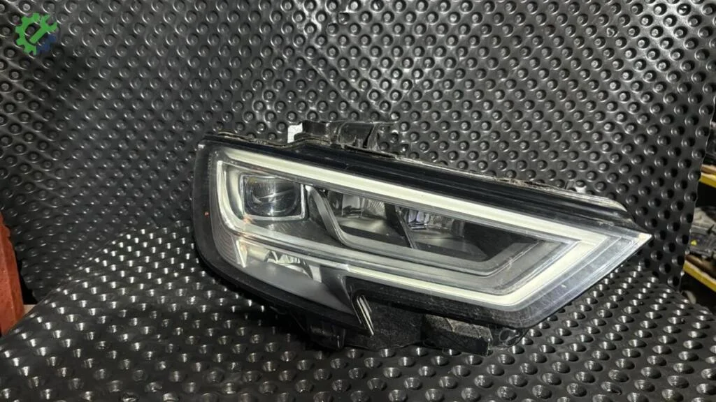 Audi A3 Far çıkma parça