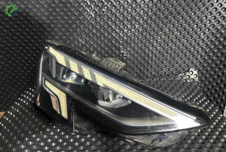 Audi A3 Far çıkma parça