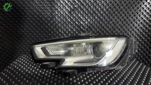 Audi A3 Sol Far (8. Adet)