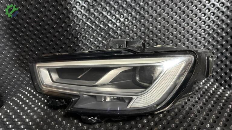Audi A3 Far çıkma parça