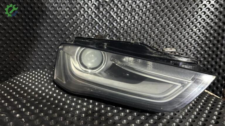 Audi A4 Far çıkma parça