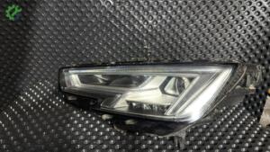 Audi A4 Sol Far (8. Adet)