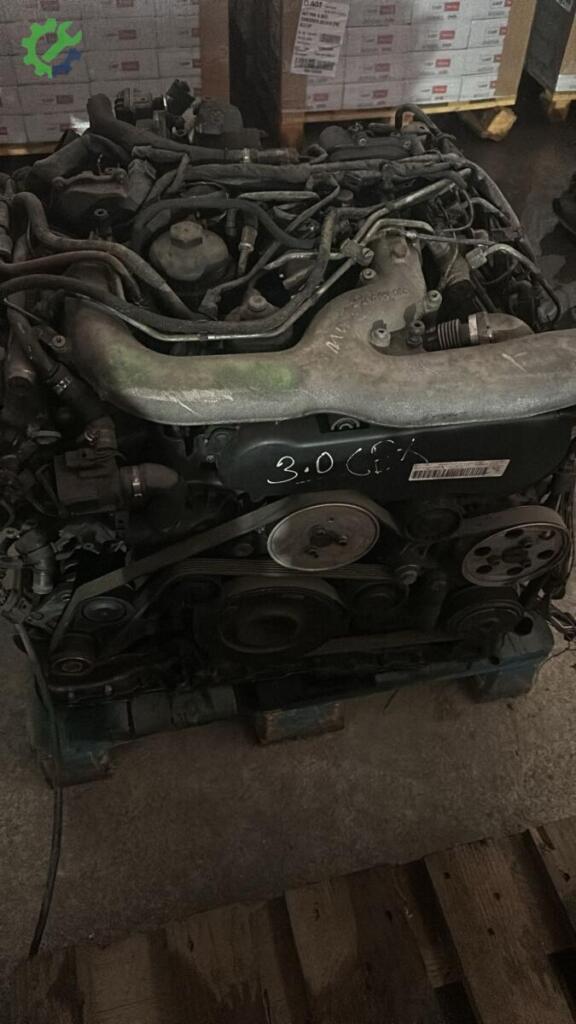 Audi Q7 Sandık Motor çıkma parça