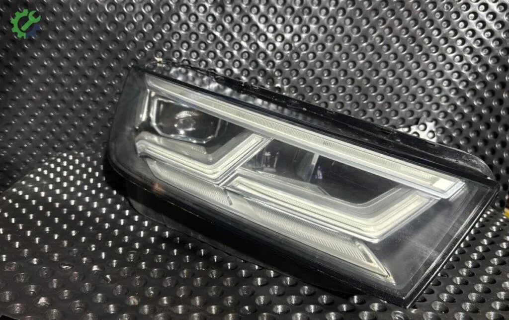 Audi Q5 Far çıkma parça