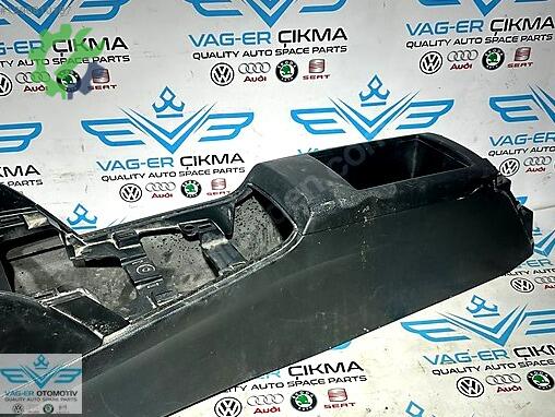 Audi A3 Orta Konsol 8V1863241 çıkma parça