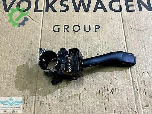Audi A3 Sinyal Kolu 8V0953521B çıkma parça