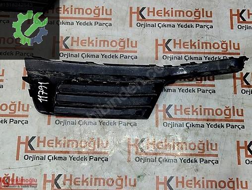 Audi A3 Sis Farı Çerçevesi 8V3807682R çıkma parça
