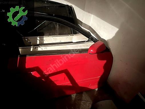 AUDİ A3 SAĞ DOLU KAPI COUPE KAPI KİLİDİ CAM AYNA