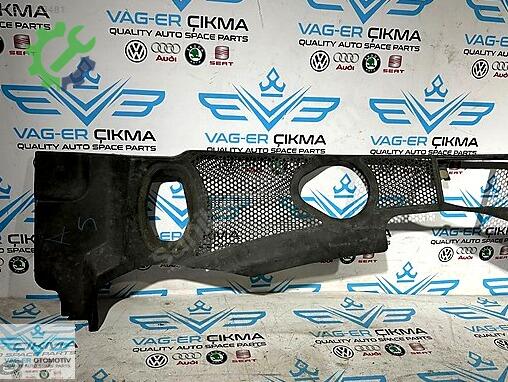 Audi A4 Ön Cam Izgarası 8K1819447 çıkma parça