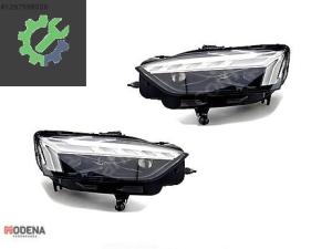 AUDİ A5 2020- ÖN FAR TAKIMI LAZER LED SIFIR 8W6941085/8W6941086
