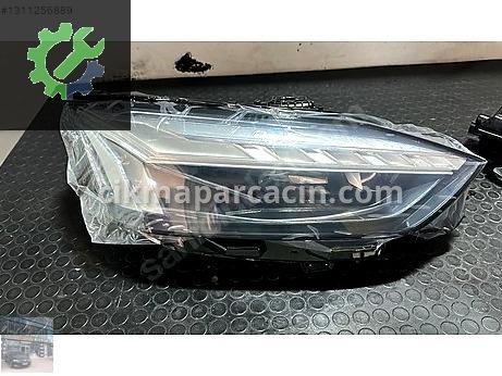 Audi A5 Sağ Ön Far çıkma parça