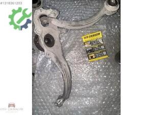 AUDİ A6 SAĞ ÖN TAŞIYICI 4G0407242C