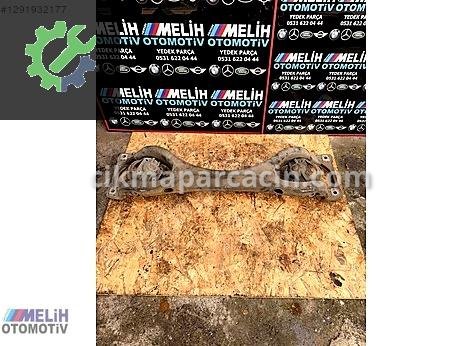 Audi Q7 Panel / Travers çıkma parça