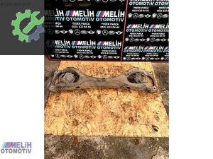 AUİDİ Q7 ÇIKMA ARKA TRAVERS 7L8512369