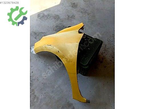 Toyota Auris Çamurluk (Ön) çıkma parça