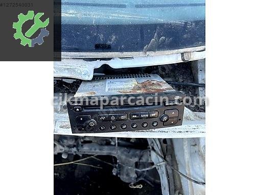 Peugeot Partner Teyp çıkma parça