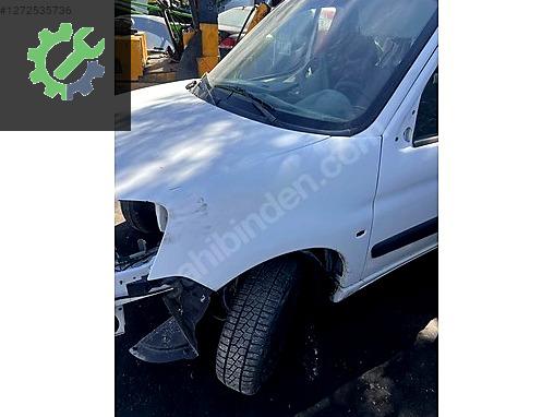 Peugeot Partner Çamurluk (Ön) çıkma parça