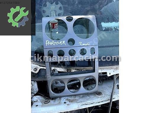 Peugeot Partner Teyp Çerçevesi çıkma parça
