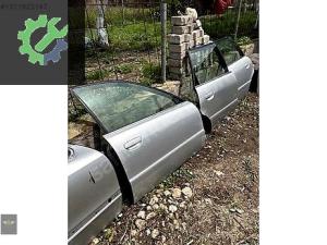 Audi A4 kapı