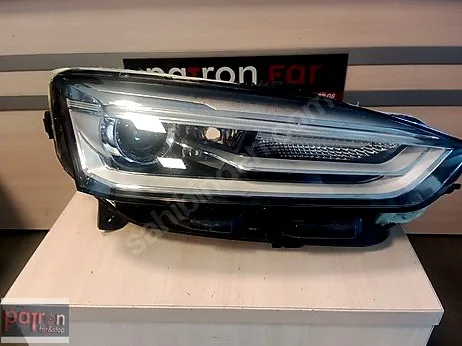 Audi A5 Sağ Ön Far çıkma parça