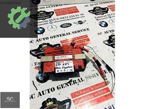BMW 1 SERİSİ E81 E87 AKÜ SİGORTA KUTUSU