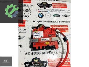 BMW 5 SERİSİ F10 AKÜ SİGORTASI 924049004