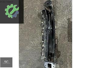 BMW 5 SERİSİ G30 ARKA TAMPON DEMİRİ VE BRAKETLERİ 7386504