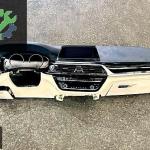 BMW 5 SERİSİ G30 FAR AÇMA ANAHTARI VE ÖN GÖĞÜS TRİMLERİ HATASIZ