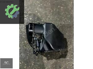 BMW 5 SERİSİ G30 HAVA FİLİTRESİ KUTUSU 7643301