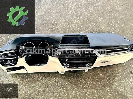 BMW 5 Serisi Torpido çıkma parça
