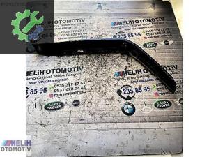 BMW E38 ÇIKMA ÖN TAMPON BANDI 8125309