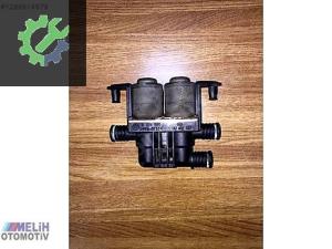 BMW E39 E53 ÇIKMA KALORİFER MUSLUĞU 8374995 1147412137