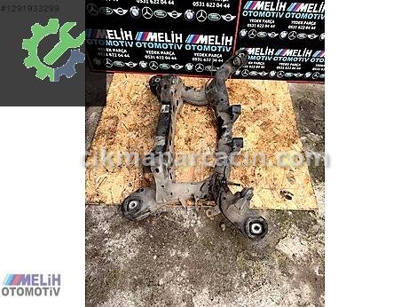 BMW 3 Serisi Panel / Travers çıkma parça