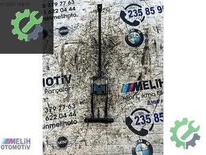 BMW E90 ÇIKMA ÖN PANEL TUTUCU 7116693