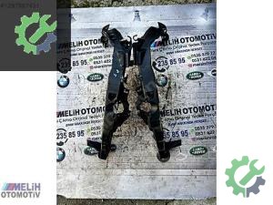 BMW E90 ÇIKMA SAĞ SOL FAR ALT BRAKET 7116707 7116708