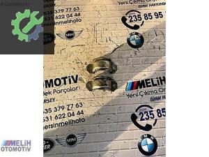 BMW E90 ÇIKMA VİRAJ DEMİR KELEPÇESİ 6787016