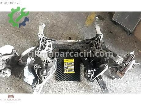 BMW 5 Serisi Ön Yüz Traversi çıkma parça