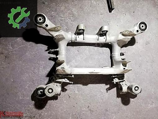 BMW 5 Serisi Travers 6793802-03 çıkma parça