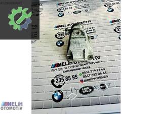 BMW F20 F30 B38 ÇIKMA SAĞ ALÜMİNYUM MOTOR KULAĞI 6859416