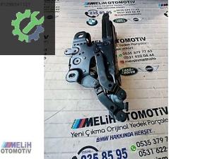 BMW F20 F30 SIFIR ORJİNAL SOL KAPUT MENTEŞESİ 723941