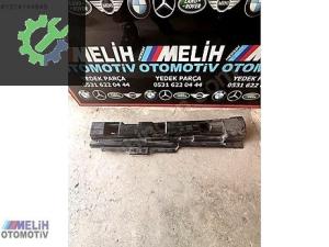 BMW F30 ÇIKMA SOL MARŞPİYEL BRAKETİ 7256919