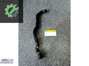 BMW G30 B47 ÇIKMA RADYATÖR ÜST HORTUM 8573233