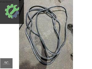 BMW G30 F90 SAĞ SOL ÖN KAPI FİTİLİ 51727490027 7490027