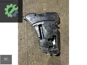 BMW G30 G11 SİLECEK SU DEPOSU CAM SU DEPO 8491829 61668491829